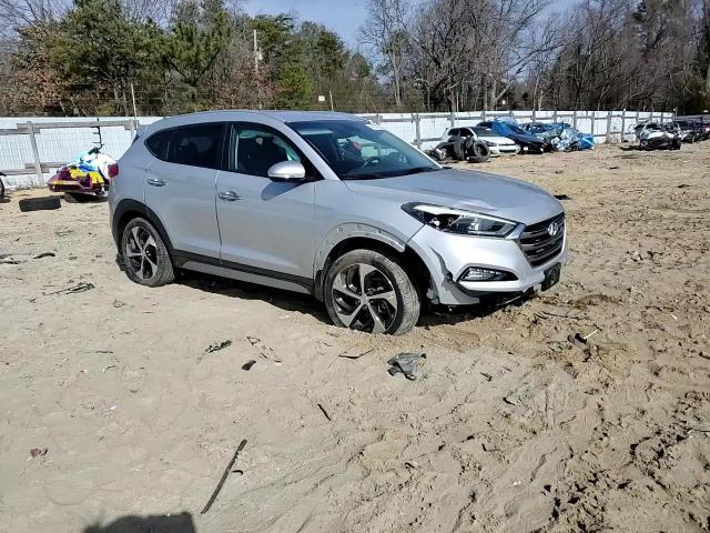 2017 Hyundai Tucson - Image 12
