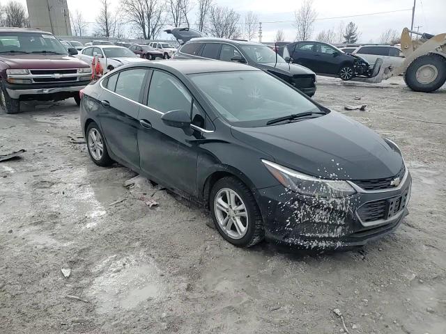2018 Chevrolet Cruze - Image 11