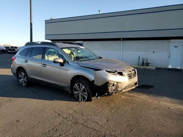 2018 Subaru Outback - Image 11