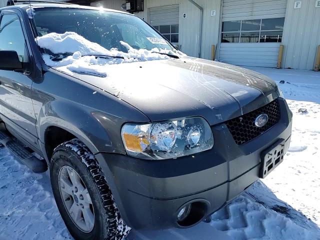 2006 Ford Escape - Image 12