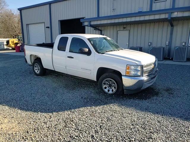2013 Chevrolet Silverado - Image 11