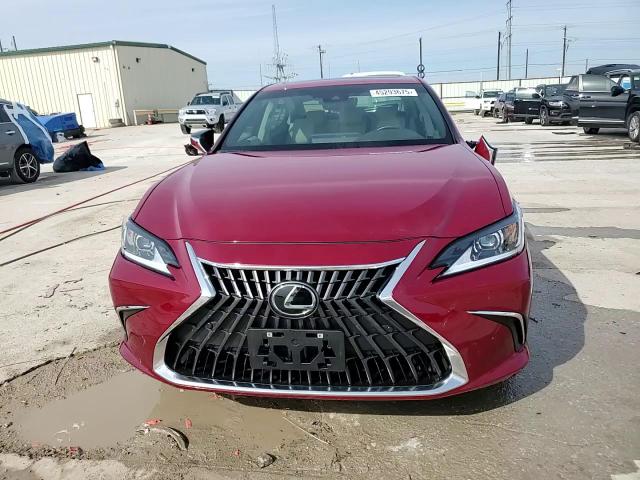 2024 Lexus ES - Image 13