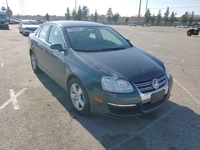 2009 Volkswagen Jetta - Image 11