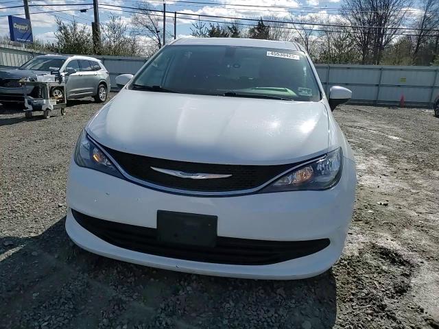 2017 Chrysler Pacifica - Image 11