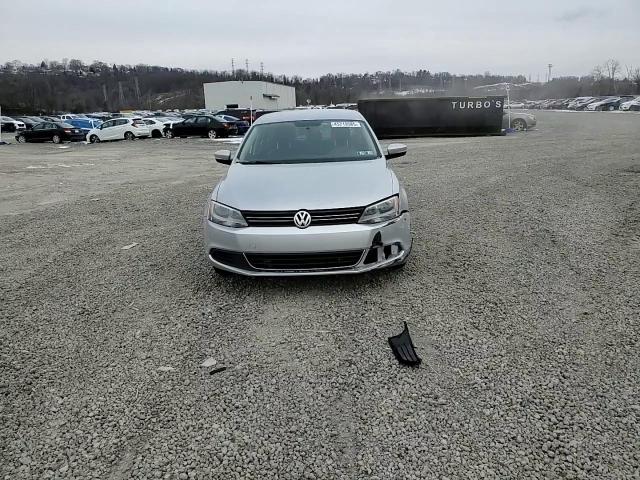 2014 Volkswagen Jetta - Image 13