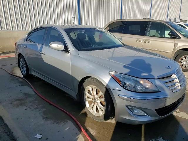 2013 Hyundai Genesis - Image 13