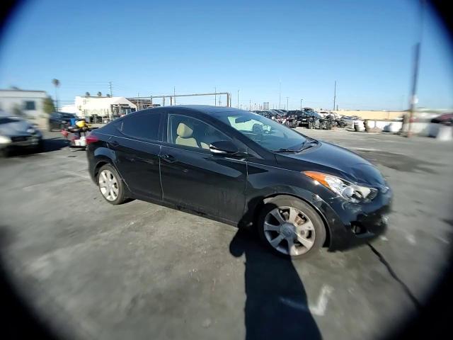 2013 Hyundai Elantra - Image 11