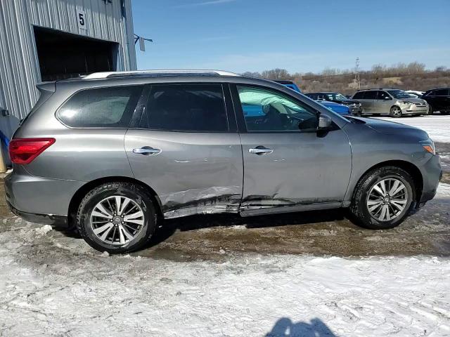 2017 Nissan Pathfinder - Image 14