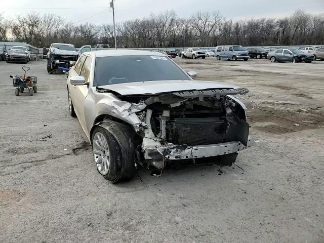 2012 Chrysler 300 - Image 10