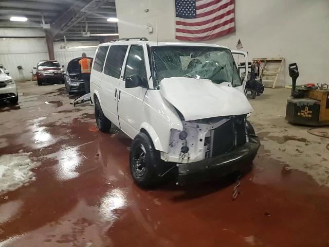2002 Chevrolet Astro - Image 11