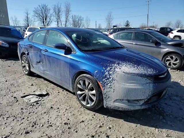 2016 Chrysler 200 - Image 10