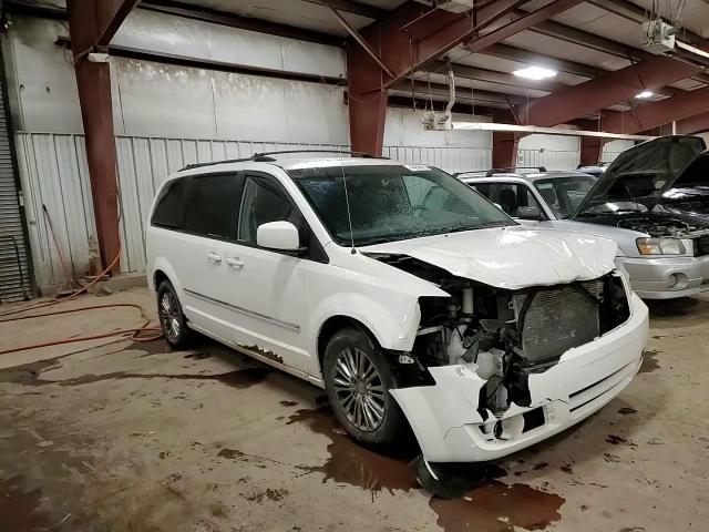 2009 Dodge Caravan - Image 12