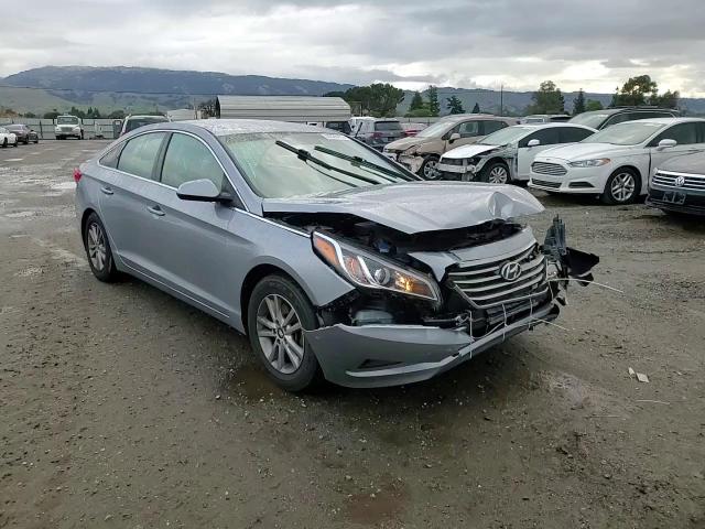 2017 Hyundai Sonata - Image 10