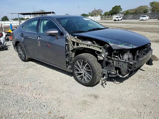 2016 Lexus ES - Image 11