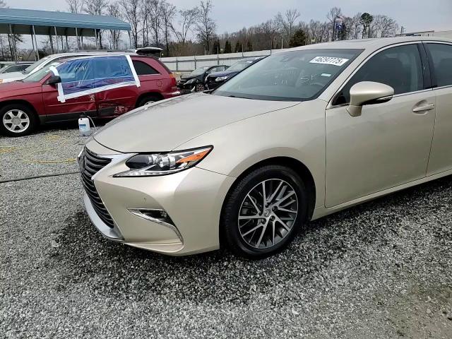 2016 Lexus ES - Image 14