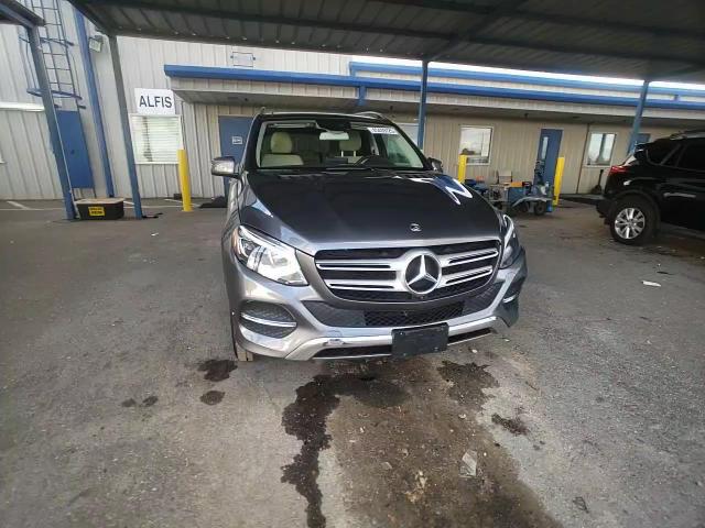 2018 Mercedes-Benz GLE - Image 11