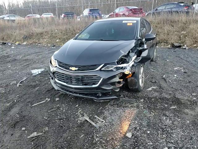 2017 Chevrolet Cruze - Image 11