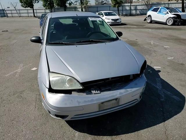 2005 Ford Focus - Image 11