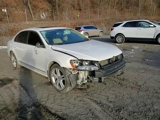 2015 Volkswagen Passat - Image 13