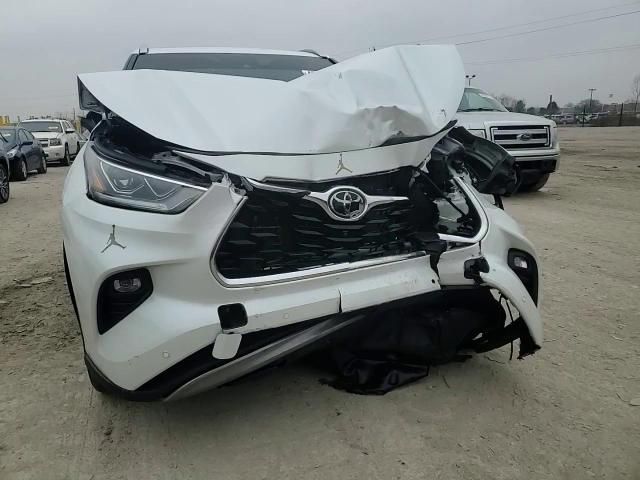 2024 Toyota Highlander - Image 11