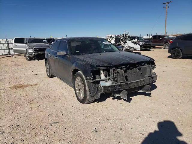 2016 Chrysler 300 - Image 11