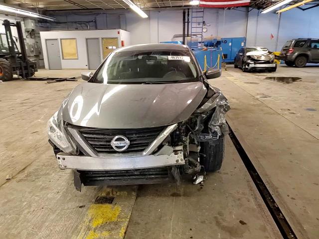 2017 Nissan Altima - Image 11