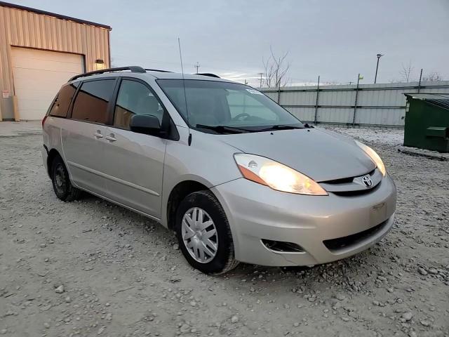2007 Toyota Sienna - Image 11
