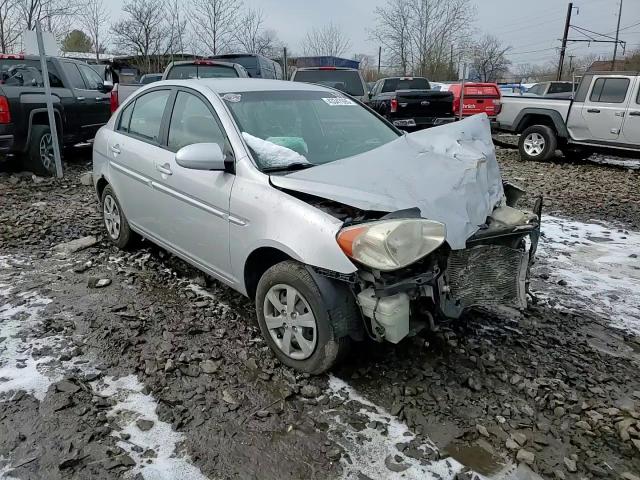 2009 Hyundai Accent - Image 11