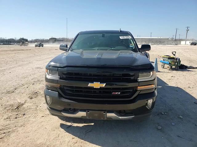 2018 Chevrolet Silverado - Image 11