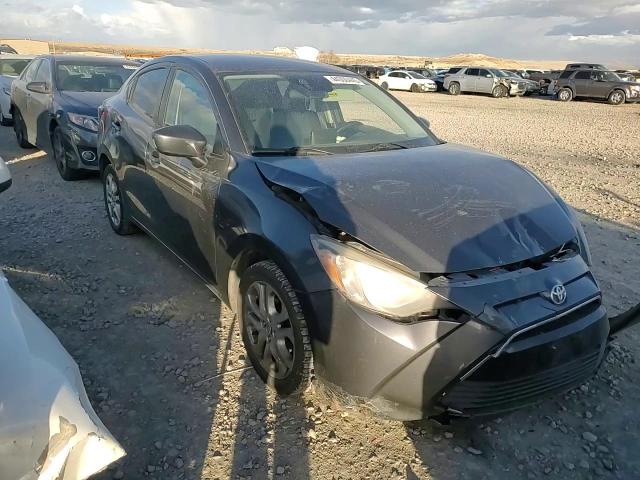 2017 Toyota Yaris - Image 10