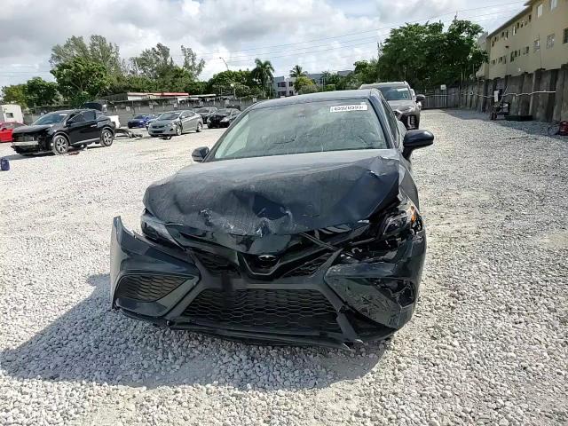 2021 Toyota Camry - Image 11