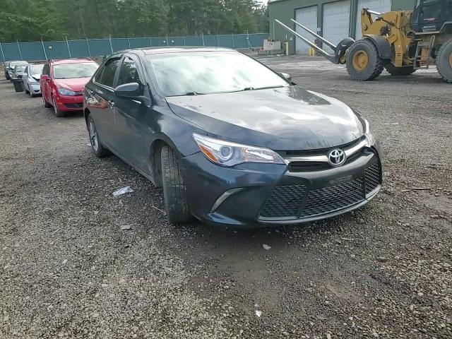 2016 Toyota Camry - Image 11