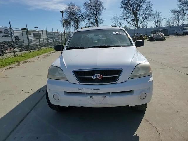 2005 Kia Sorento - Image 12
