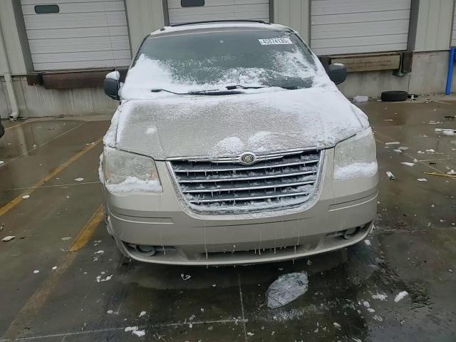 2008 Chrysler Town & Country - Image 12