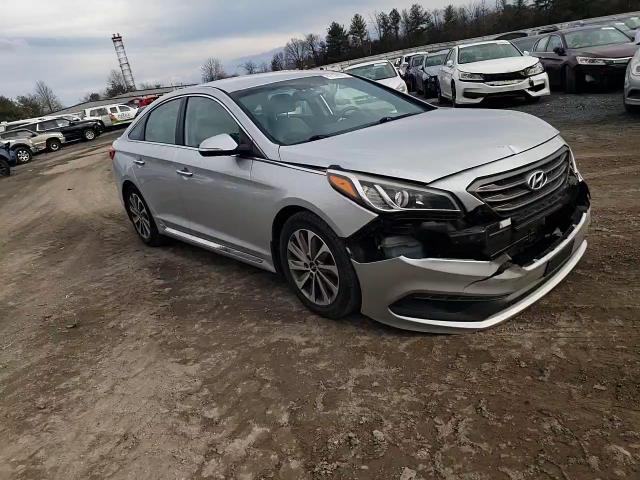 2015 Hyundai Sonata - Image 11