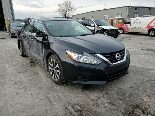 2016 Nissan Altima - Image 13