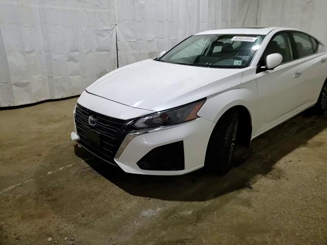 2024 Nissan Altima - Image 11