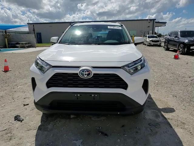 2024 Toyota RAV 4 - Image 15