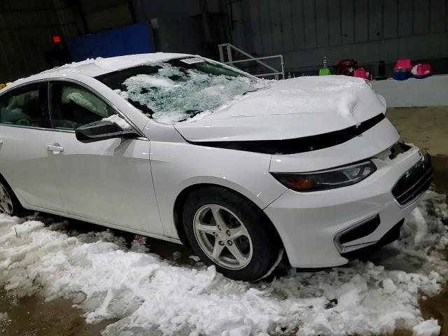 2018 Chevrolet Malibu - Image 11
