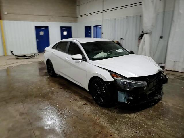 2022 Hyundai Elantra - Image 14