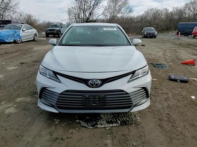 2023 Toyota Camry - Image 10