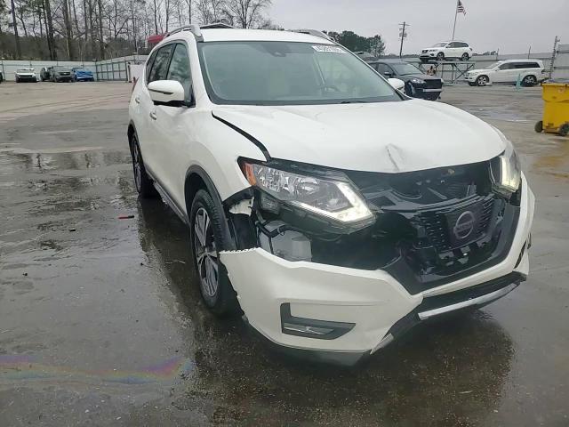 2017 Nissan Rogue - Image 14