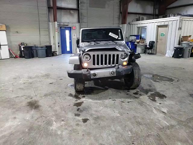 2017 Jeep Wrangler - Image 13