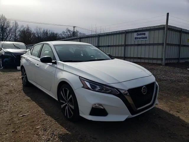 2022 Nissan Altima - Image 10