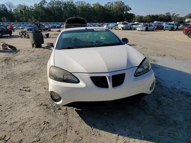 2005 Pontiac Grand Prix - Image 11