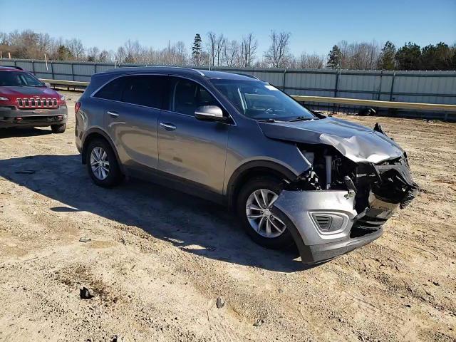2018 Kia Sorento - Image 12