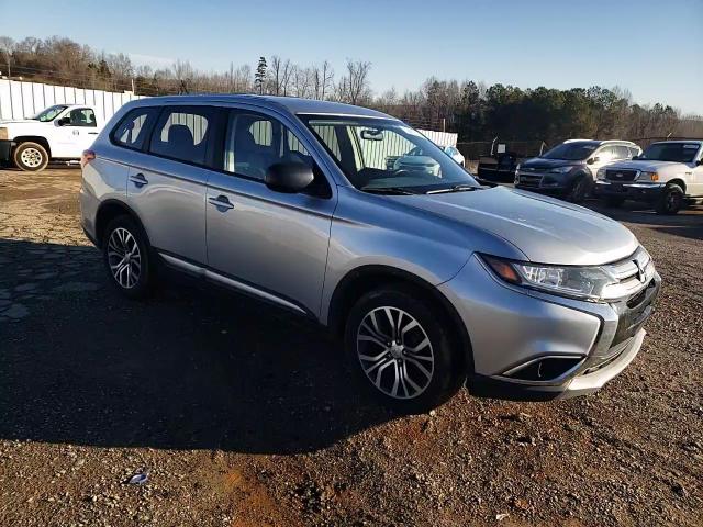 2016 Mitsubishi Outlander - Image 12