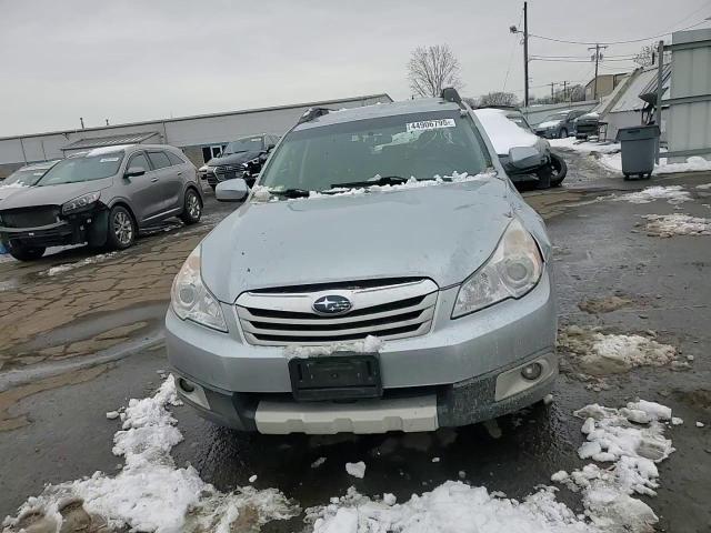 2012 Subaru Outback - Image 11