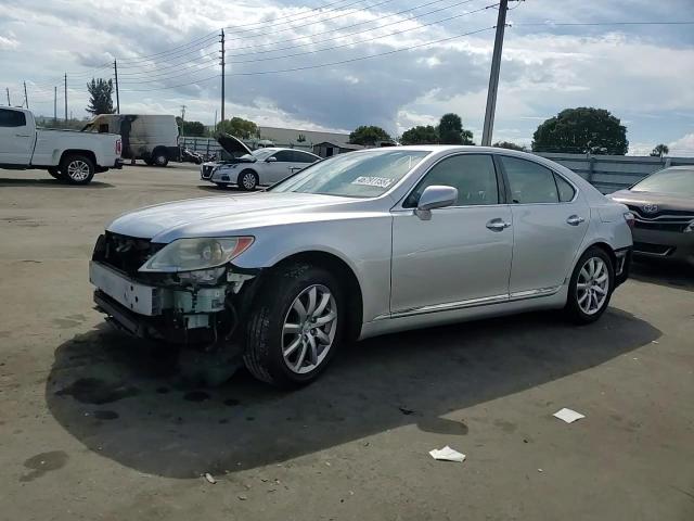 2007 Lexus LS - Image 11