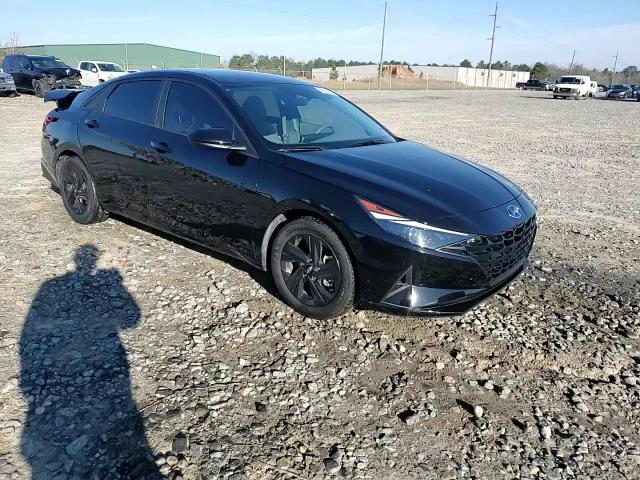 2023 Hyundai Elantra - Image 13